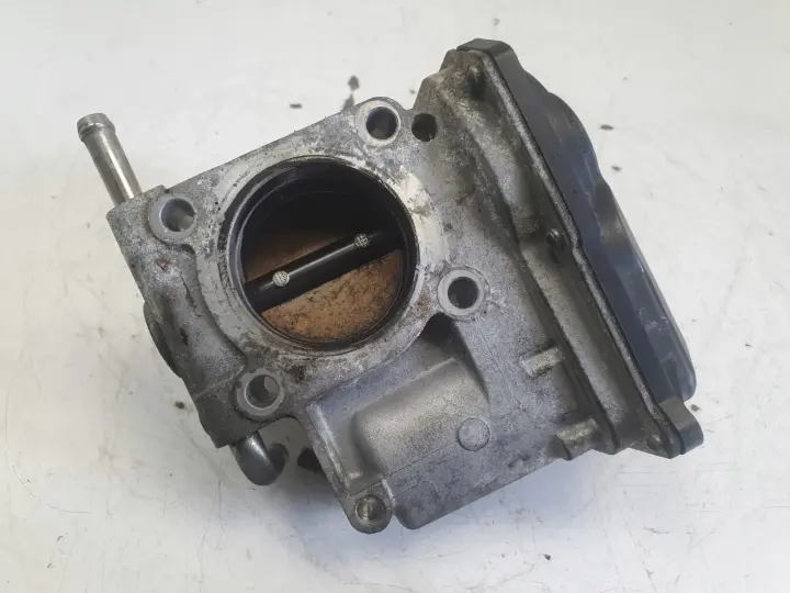 Nissan Pixo 1.0 12V PRZEPUSTNICA