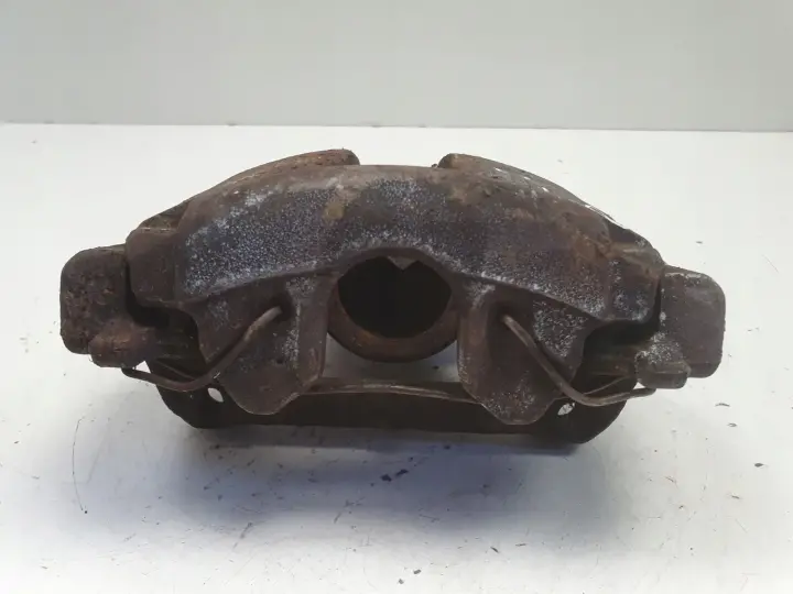 Volvo V40 II PRZEDNI ZACISK HAMULCOWY prawy przód PASAŻERA P.P 976