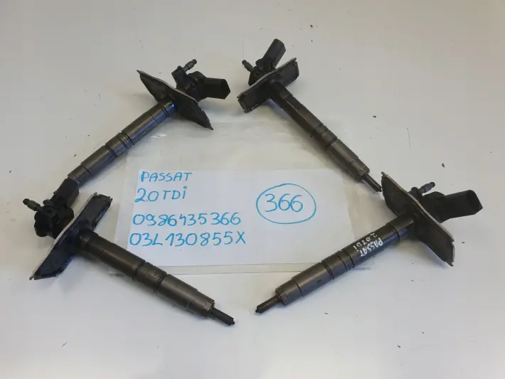 VW Passat B6 2.0 TDI WTRYSKIWACZ wtrysk 03L130855X 0986435366