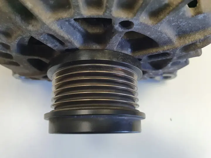 Volvo V70 III 1.6 D D2 ALTERNATOR valeo 30659390