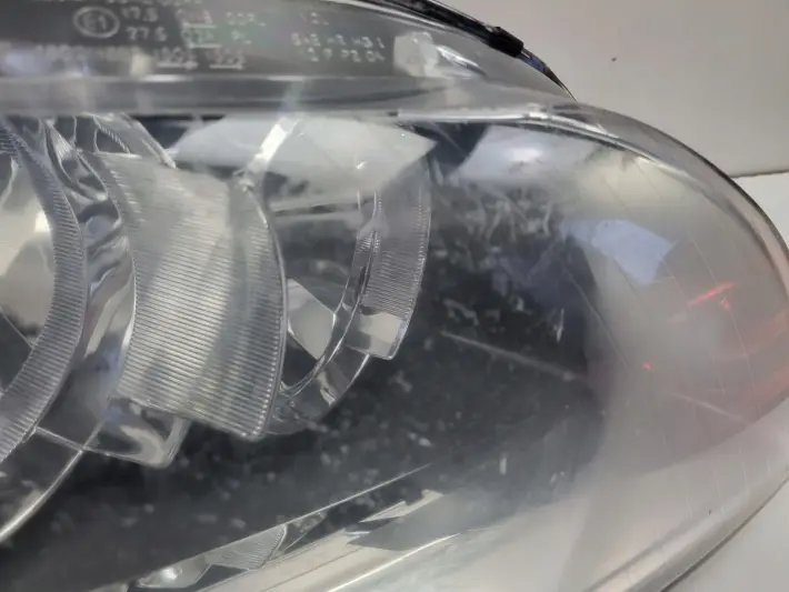 Audi A4 B7 04-08r PRZEDNIA LAMPA PRAWA PRAWY PRZÓD 1305630462