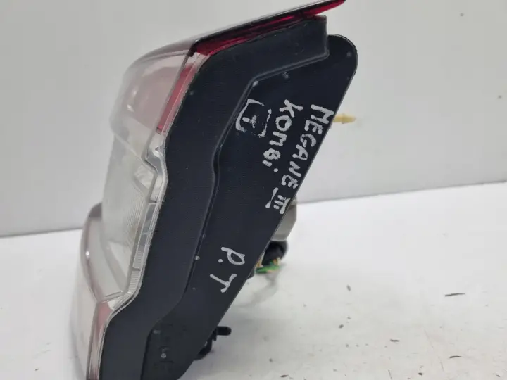 Renault Megane III kombi TYLNA LAMPA PRAWA prawy tył W KLAPE 265500027R