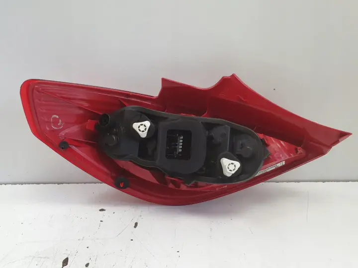 Opel Corsa D 06-14r TYLNA TYLNIA LAMPA PRAWA PRAWY TYŁ 13211841 89038963A