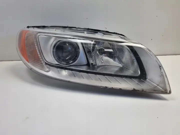 Volvo S80 II V70 III 06-16r PRZEDNIA LAMPA PRAWA PRAWY PRZÓD xenon 31214348