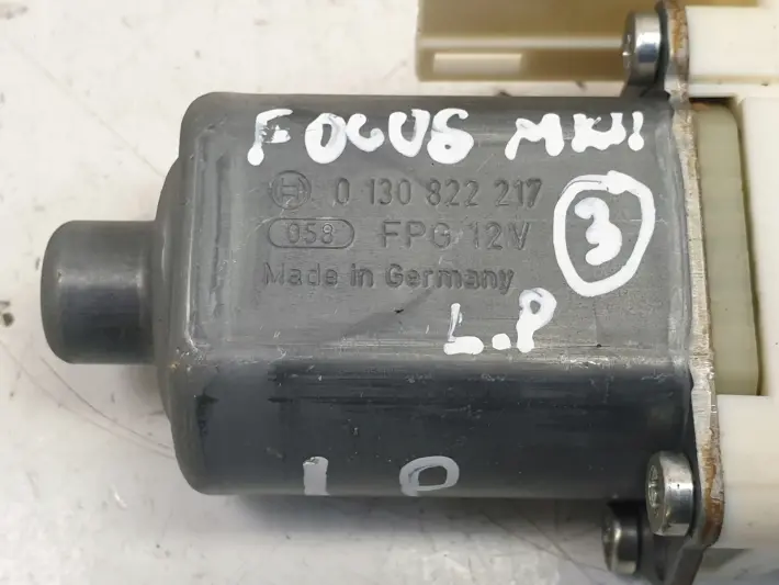 Ford Focus MK2 SILNICZEK PRZEDNIEJ SZYBY lewy