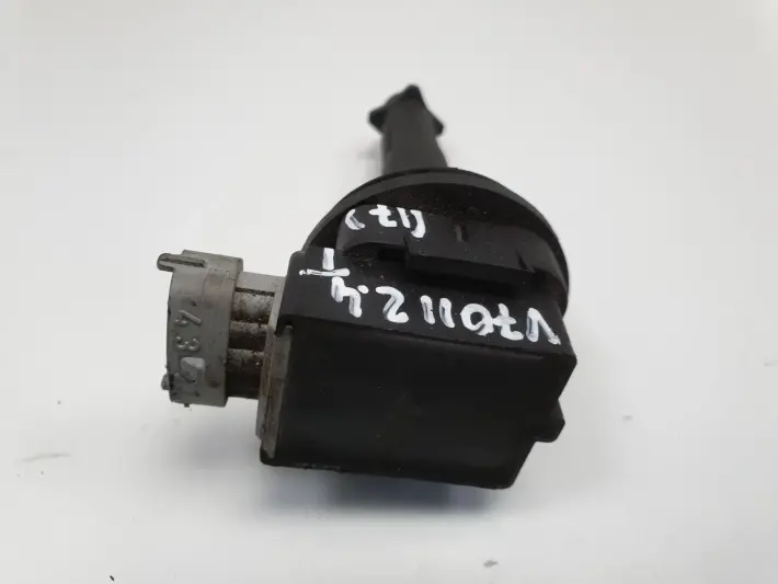 Volvo V70 III S80 II 2.5 T CEWKA ZAPŁONOWA 30713417 0221604010