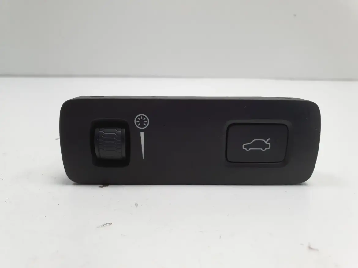 Volvo S90 II XC60 II XC90 II PRZYCISK KLAMPY BGAŻNIKA 31376510