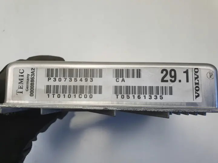 Volvo V70 II 2.4 D5 KOMPUTER SKRZYNI sterownik P30735493 1T0101C00