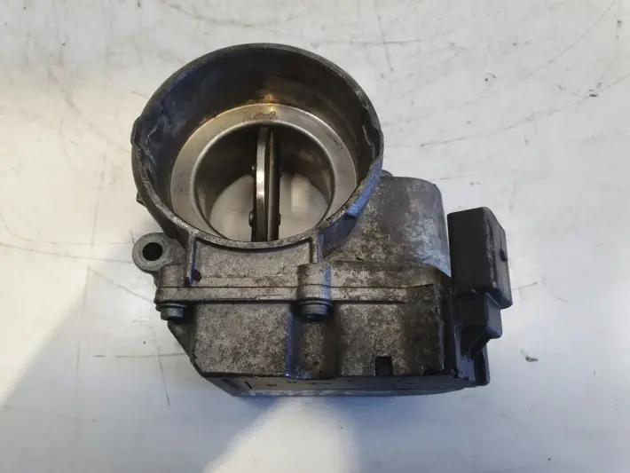 VW Golf V 1.9 TDI PRZEPUSTNICA 03G128063J
