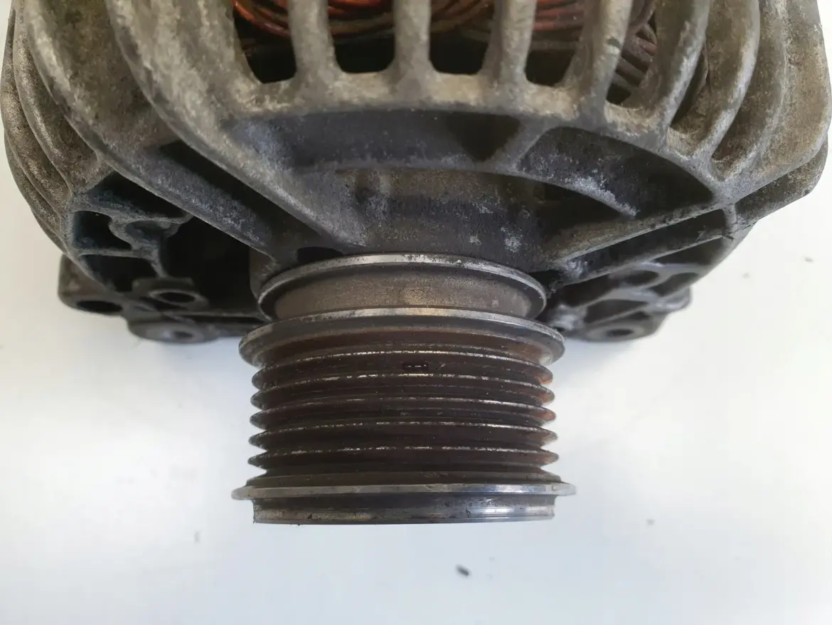 VW Golf V 1.9 TDI ALTERNATOR bosch