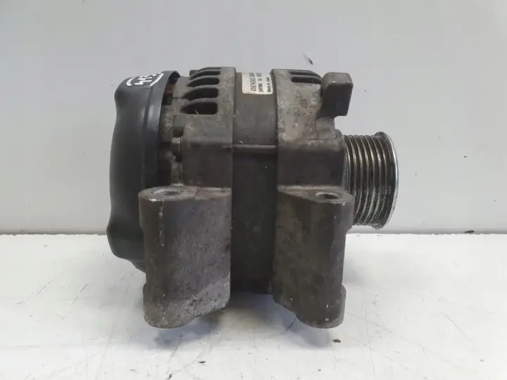 Toyota Avensis T25 2.0 D4D ALTERNATOR denso 104210-2220