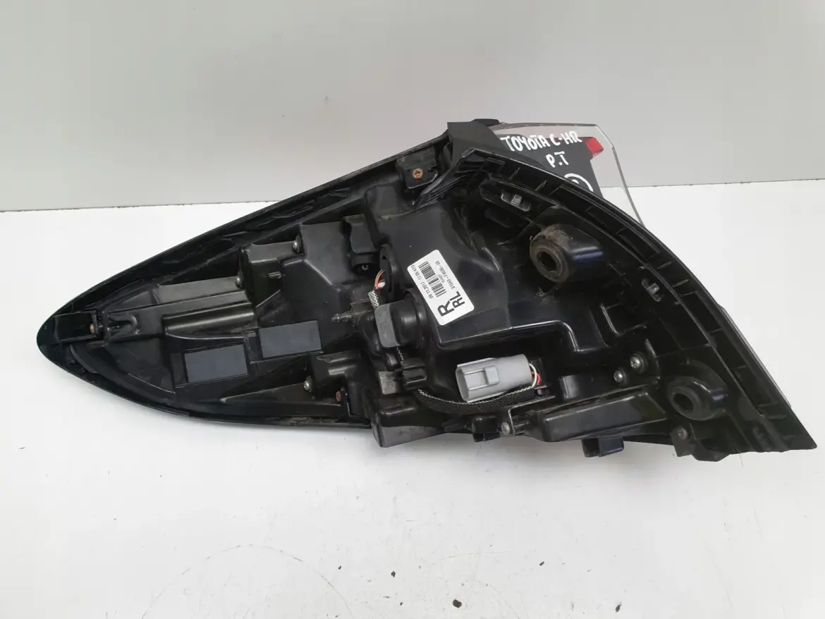 Toyota CHR C-HR TYLNIA TYLNA LAMPA PRAWA prawy tył pasażera 81550-F4030-00