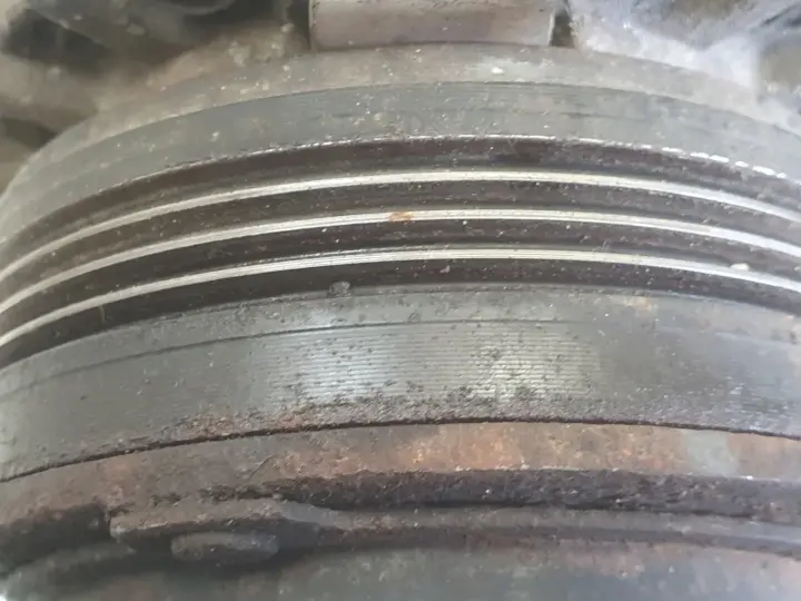 BMW X5 E70 3.0 D SPRĘŻARKA KLIMATYZACJI 9185146
