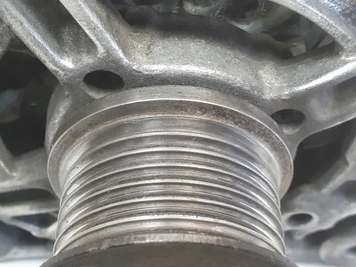 Renault Master II 2.5 DCI ALTERNATOR 0124525044 150A bosch