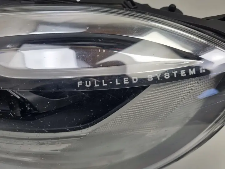 Volvo V40 LIFT PRZEDNIA LAMPA LEWA lewy przód FULL LED EUROPA 31677022