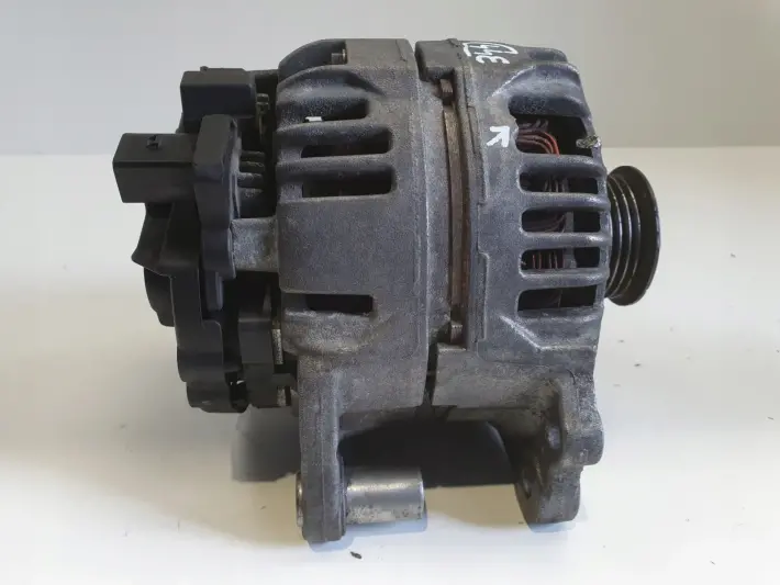 VW Golf V 1.4 FSI ALTERNATOR 03C903023D 110A bosch