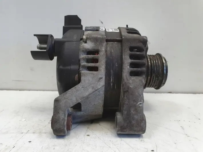 Opel Corsa E 1.4 16V ALTERNATOR 13585666B denso