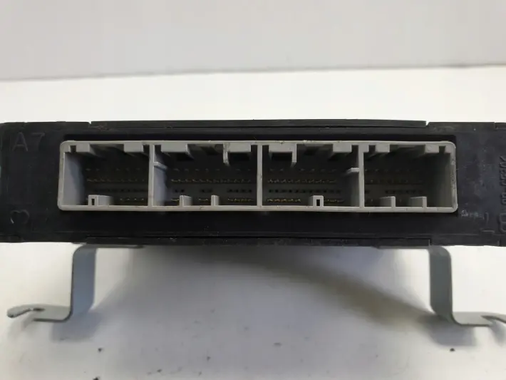 Liana 1.6 B STEROWNIK SILNIKA Komputer 33920-68JA