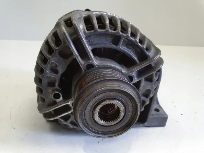Volvo S60 I V70 II 2.4 D5 ALTERNATOR bosch 30667894 0124525060