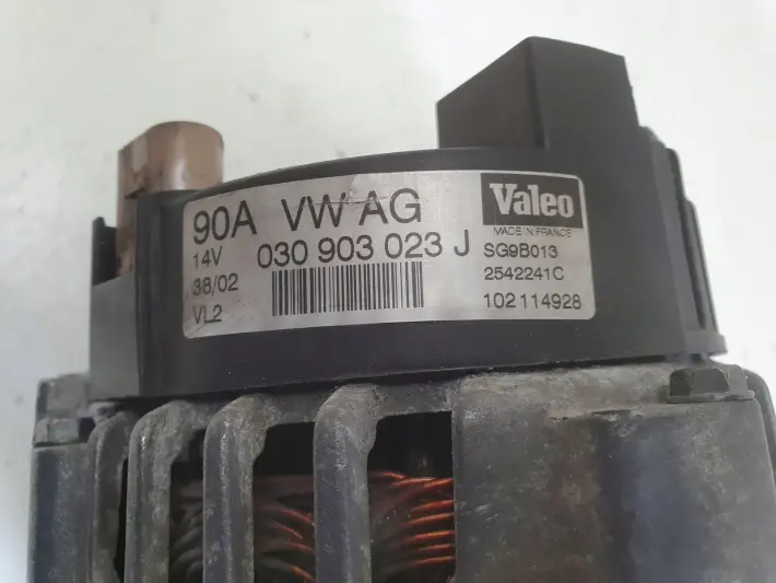 VW Golf IV 1.6 8V ALTERNATOR valeo 030903023J