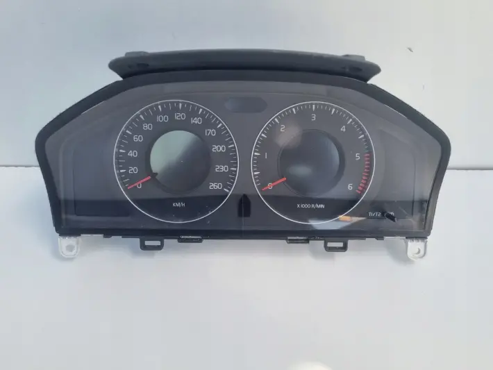 Volvo S80 II V70 III XC70 II LICZNIK ZEGARY Europa diesel 31254535AA