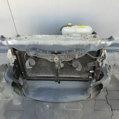 Lexus IS220 2.2 D PRZEDNI PAS CHŁODNICE KOMPLET