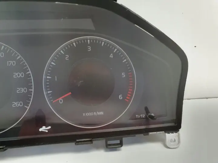 Volvo S80 II V70 III XC70 II LICZNIK ZEGARY Europa diesel 31254535AA