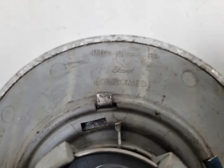 Ford DEKIELEK FELGI Kapsel kołpak 4M51-1A065-GB 148mm Chrom