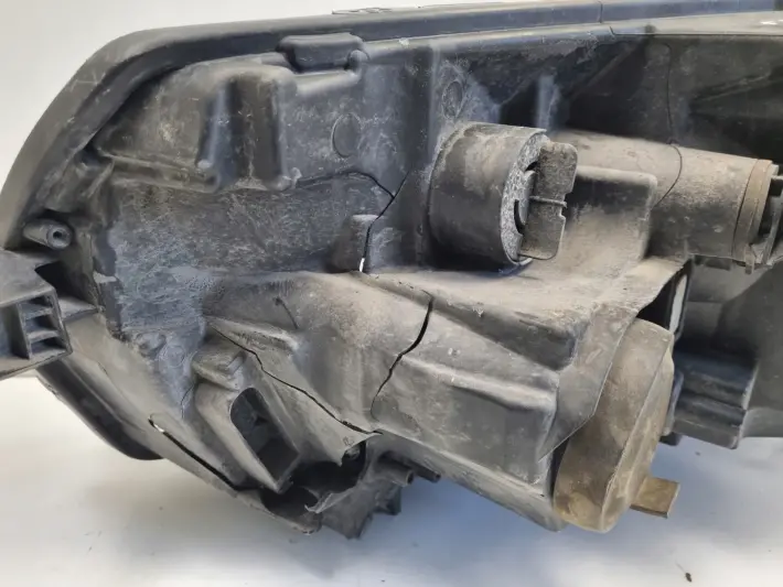 Dacia Sandero II LIFT 12-20r PRZEDNIA LAMPA PRAWA PRAWY PRZÓD 260105925R