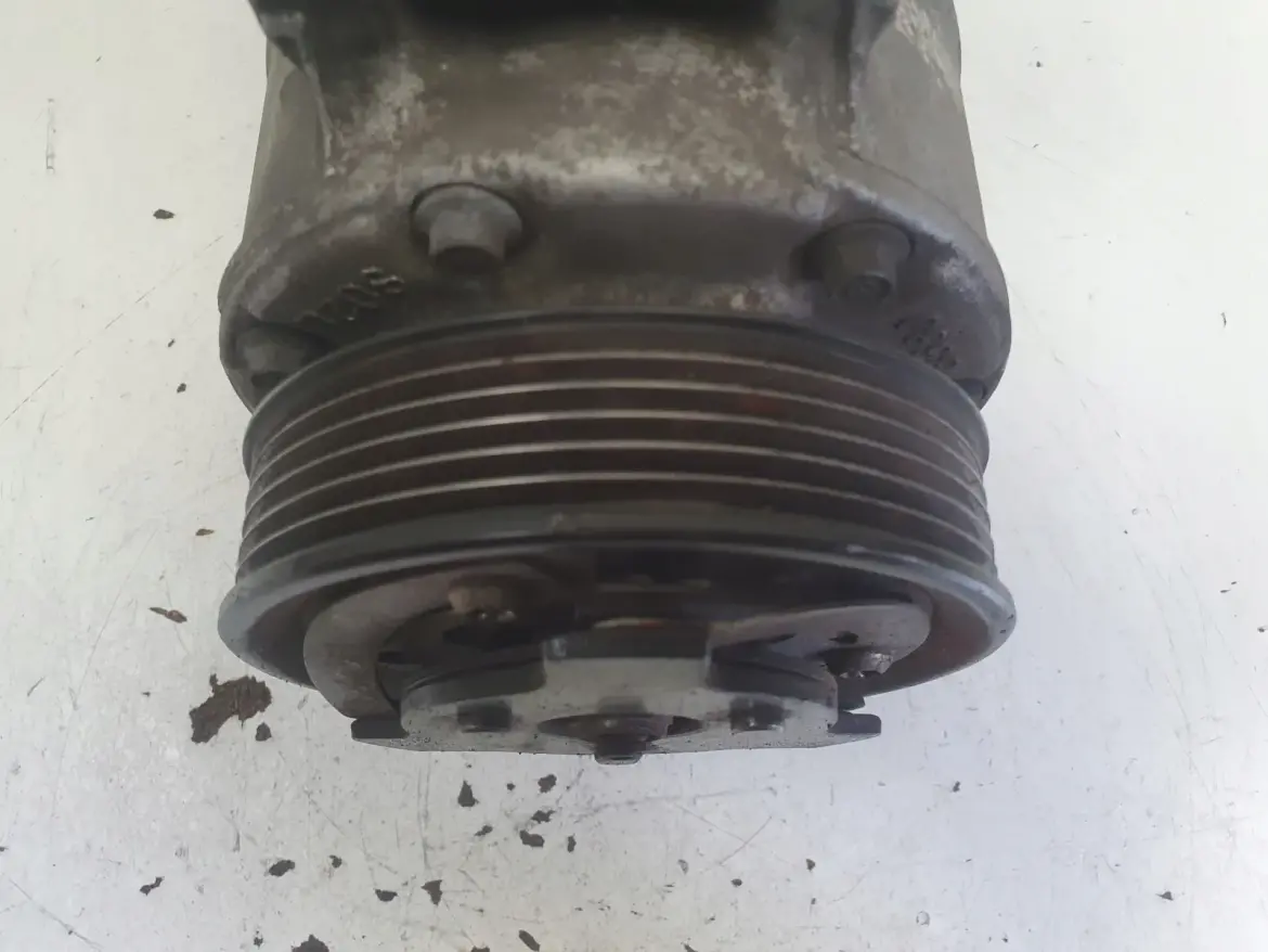 VW Golf V 2.0 TDI SPRĘŻARKA KLIMATYZACJI