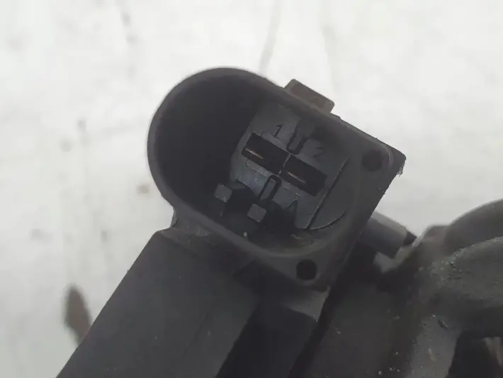 Volvo S60 II 2.0 D3 ALTERNATOR bosch