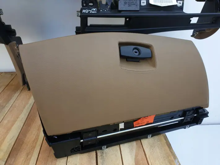 BMW E60 E61 M5 DESKA ROZDZIELCZA KONSOLA SKÓRA