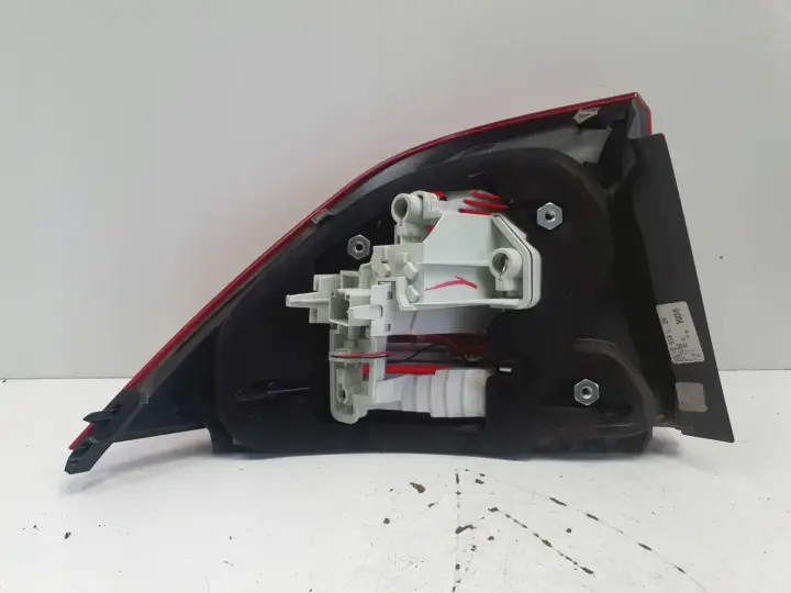 Volvo S60 II 10-13r TYLNIA TYLNA LAMPA PRAWA prawy tył ŁADNA 30796268