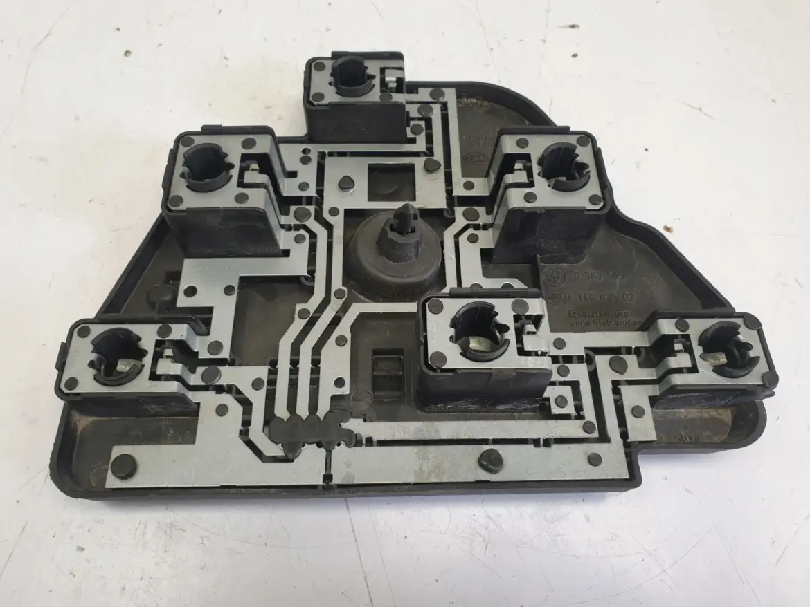 BMW E39 sedan WKŁAD TYLNEJ LAMPY Lewy tył kierowcy 8363565