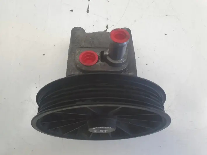 Volvo S80 S60 I V70 II 2.5 T POMPA WSPOMAGANIA 8683377