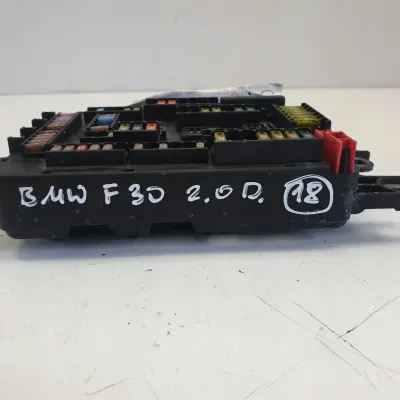 BMW F30 2.0 D SKRZYNKA BEZPIECZNIKÓW moduł BSI