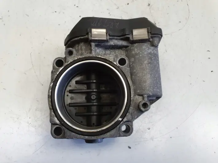 BMW E87 E90 2.0 i PRZEPUSTNICA 7561066