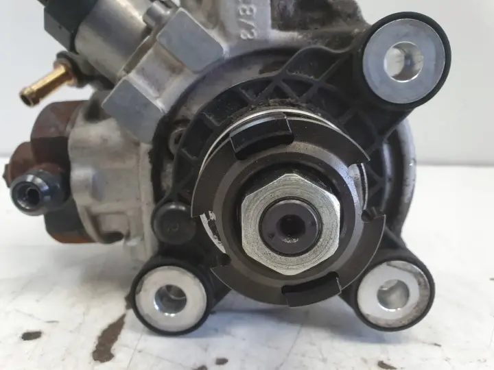 Volvo S60 II V60 2.0 D4 POMPA WTRYSKOWA paliwa 0445010681