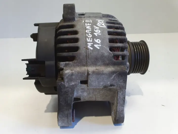 Renault Megane II 1.6 16V ALTERNATOR valeo 8200323126 110A