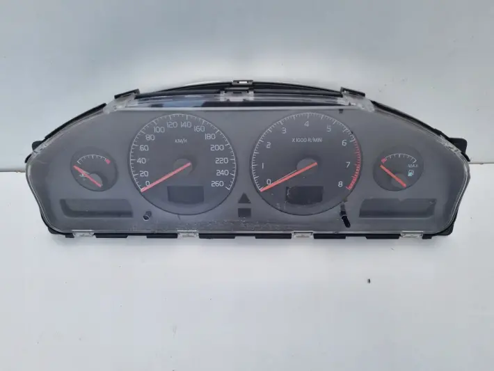 Volvo S60 I V70 II 2.4 LICZNIK ZEGARY 9499668 Europa benzyna