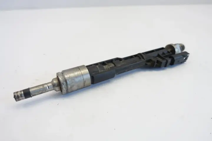 BMW F10 535 3.0 i WTRYSKIWACZ wtrysk 7597870