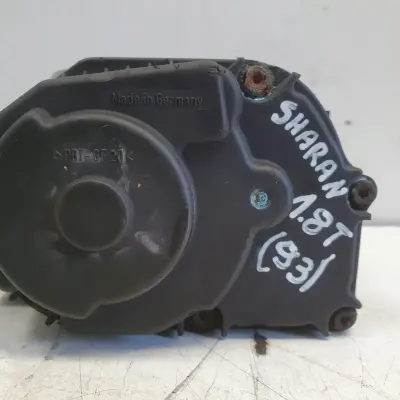 VW Sharan 1.8 T turbo PRZEPUSTNICA 06A133064P