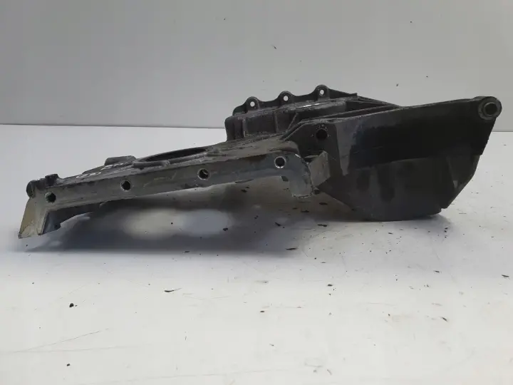 BMW E87 E90 E91 2.0 D POKRYWA ROZRZĄDU obudowa osłona 7790427