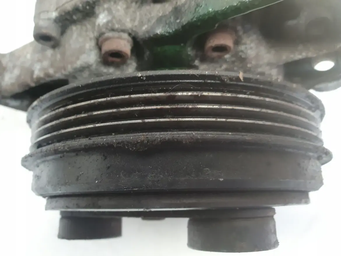 Subaru Forester I 2.0 16V SPRĘŻARKA KLIMATYZACJI 73111FE020