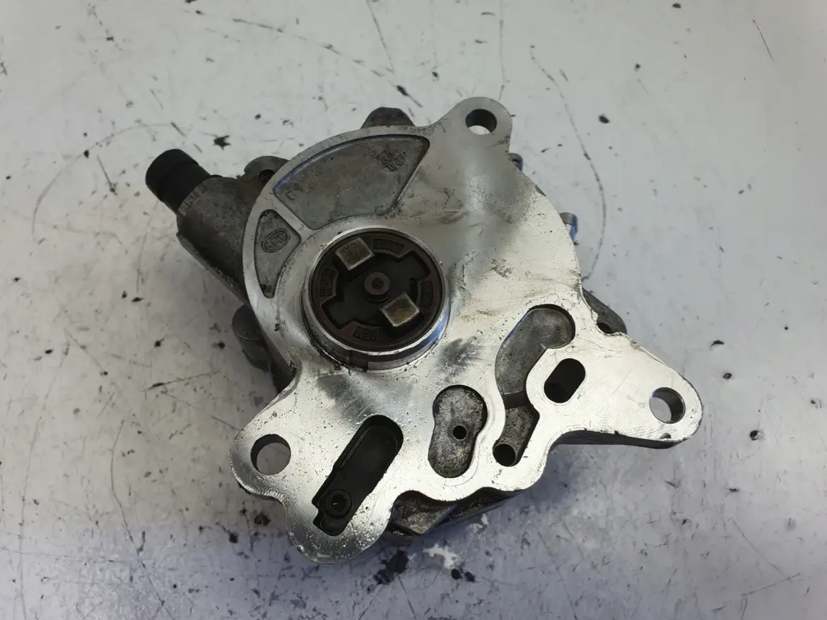 Audi A4 B7 2.0 TDI POMPA VACUM wakum 03G145209