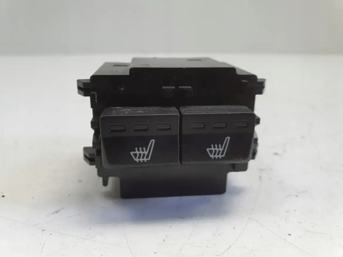 Volvo V40 II V60 I S60 II PANEL PODGRZEWANIA FOTELI Przełącznik 30659480