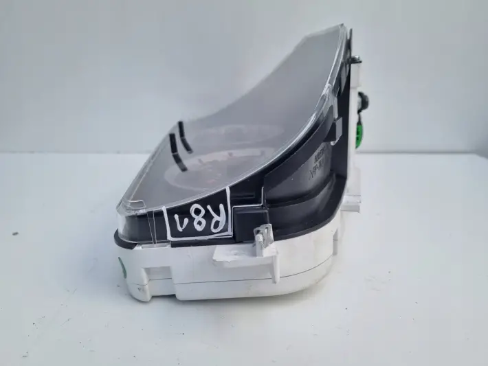 Volvo V50 1.8 16v LICZNIK ZEGARY europa 30728642 30710071