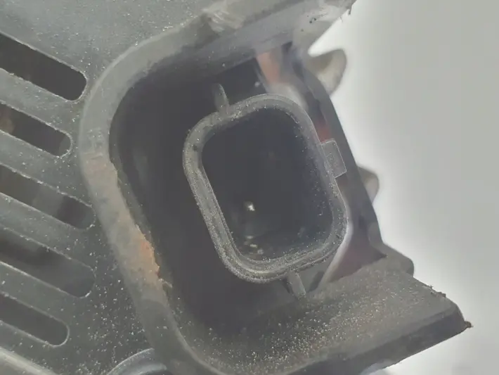 Renault Megane III 1.5 DCI ALTERNATOR valeo