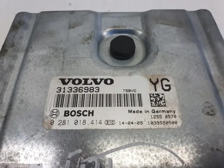 Volvo V40 II 2.0 D3 STEROWNIK SILNIKA komputer 31336983 0281018414
