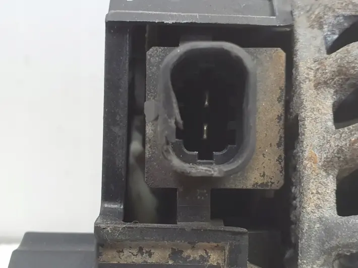 Opel Corsa D 1.2 16V ALTERNATOR denso 70A 13222929